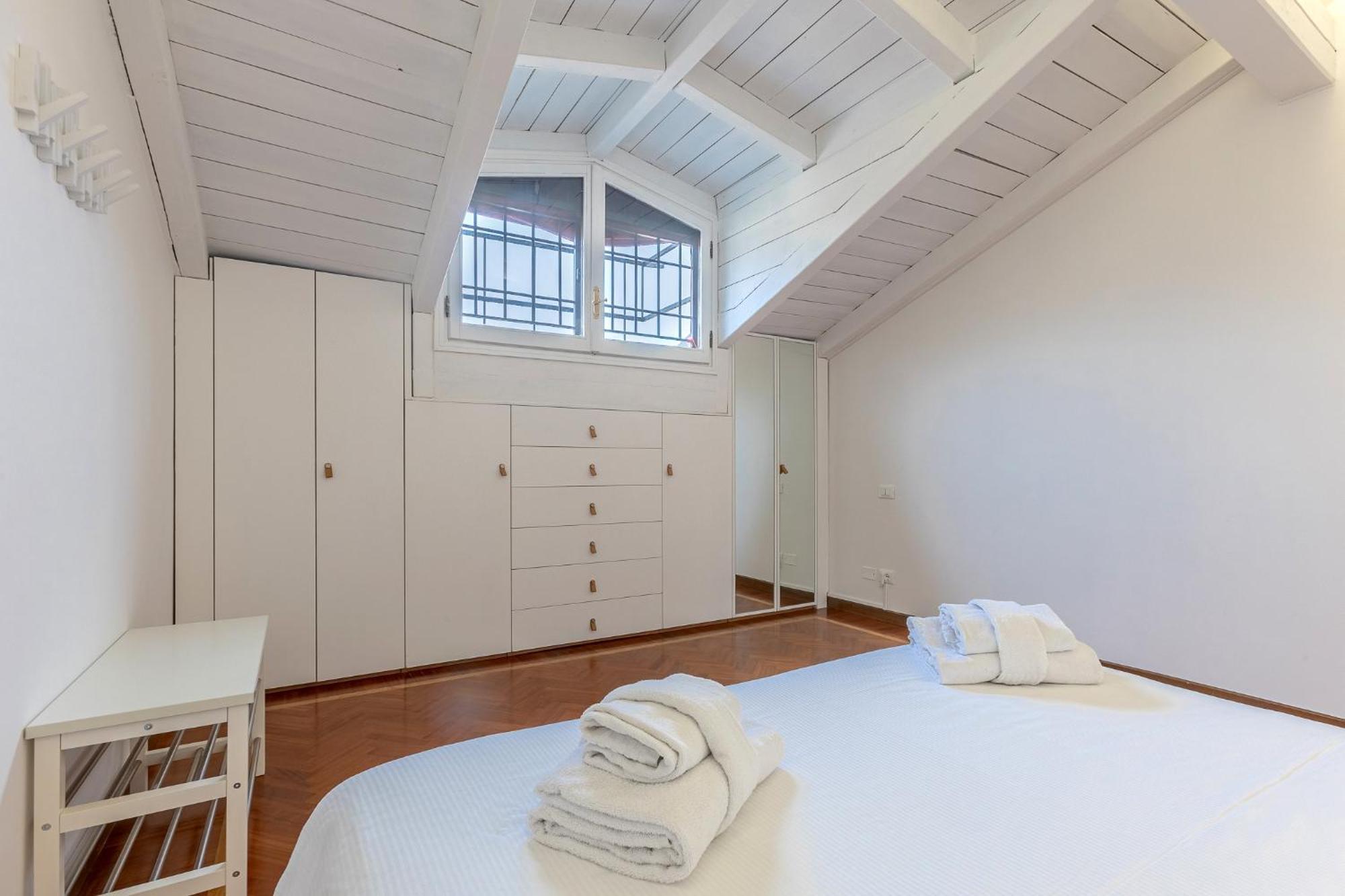 Apartamento Pratello Elegante E Raffinata Mansarda Bolonia Exterior foto