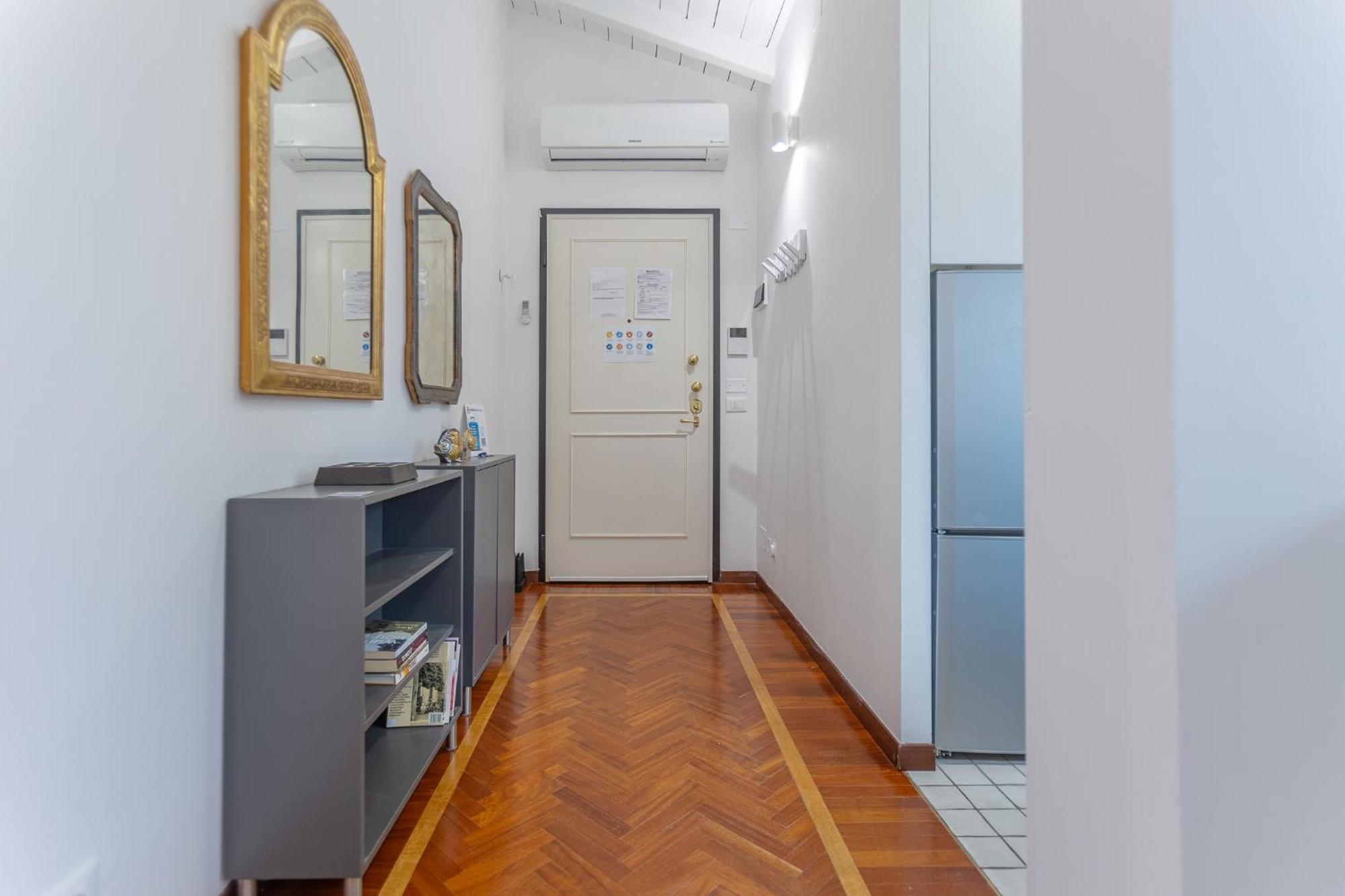 Apartamento Pratello Elegante E Raffinata Mansarda Bolonia Exterior foto